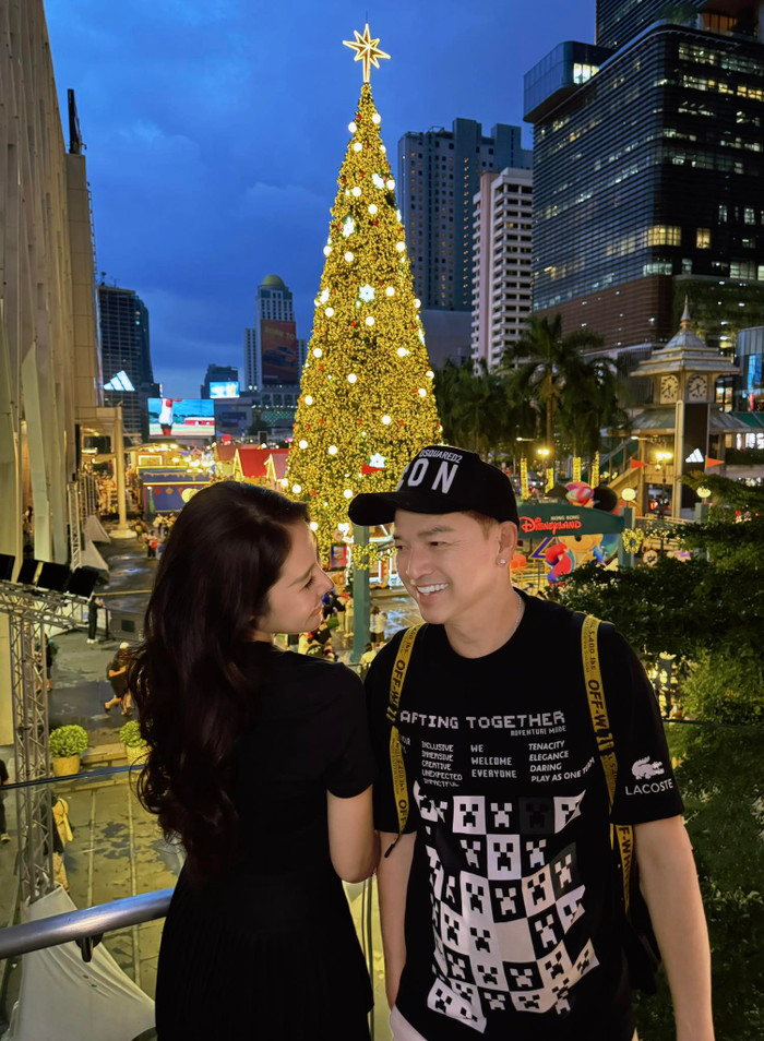 Nghệ sĩ Quang Minh được nhận xét ngày càng trẻ trung, phong độ.