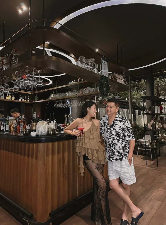 Nam nghệ sĩ hiện có hôn nhân hạnh phúc bên vợ trẻ.