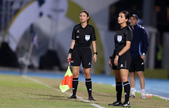 Nữ trọng tài Lào vẫn tiếp duy trì việc rời xa mạng xã hội sau sai lầm ở SEA Games 33. Ảnh: Anh Đồng