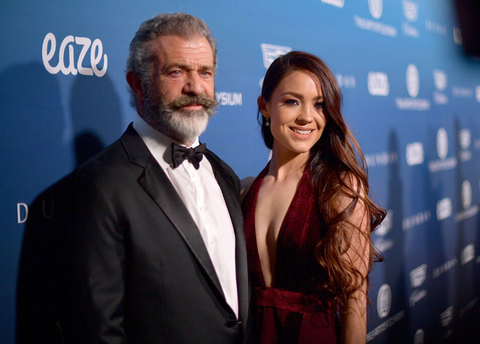 Mel Gibson đã chính thức chia tay với bạn gái kém 34 tuổi Rosalind Ross.