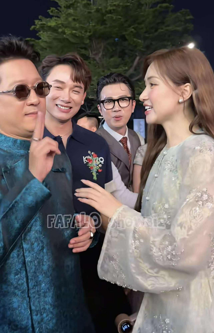 Trường Giang và Hòa Minzy hội ngộ tại một sự kiện gần đây. (Ảnh từ TikTok Fafalo showbiz)