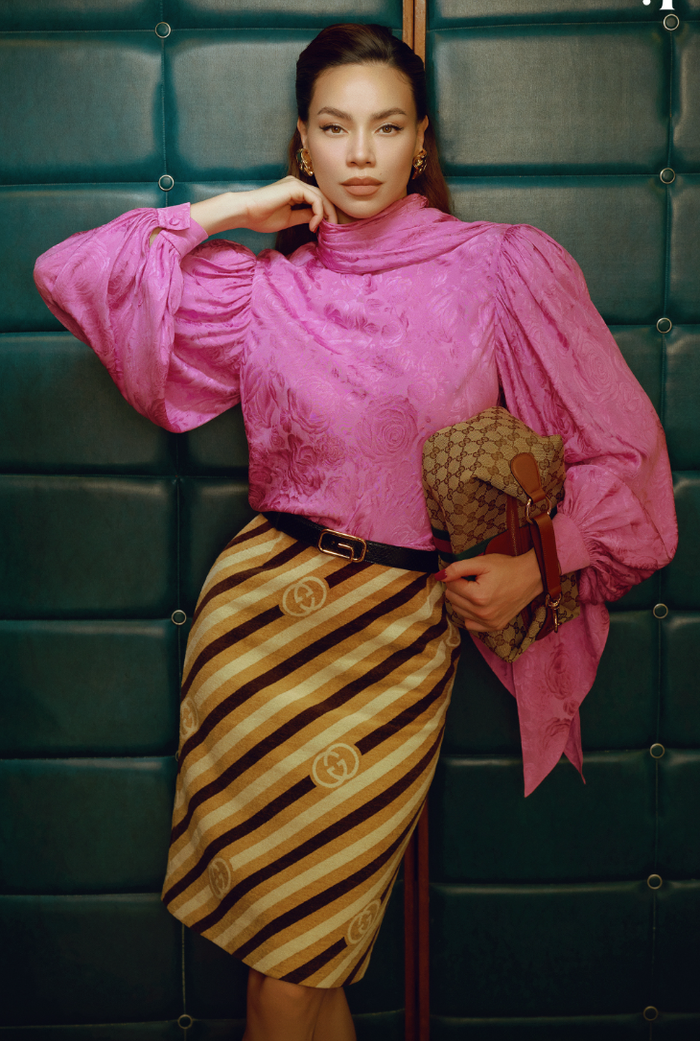 2025 là một năm 'bùng nổ' của Hồ Ngọc Hà về lĩnh vực âm nhạc, thời trang và các dự án cộng đồng (Ảnh: FBNV).