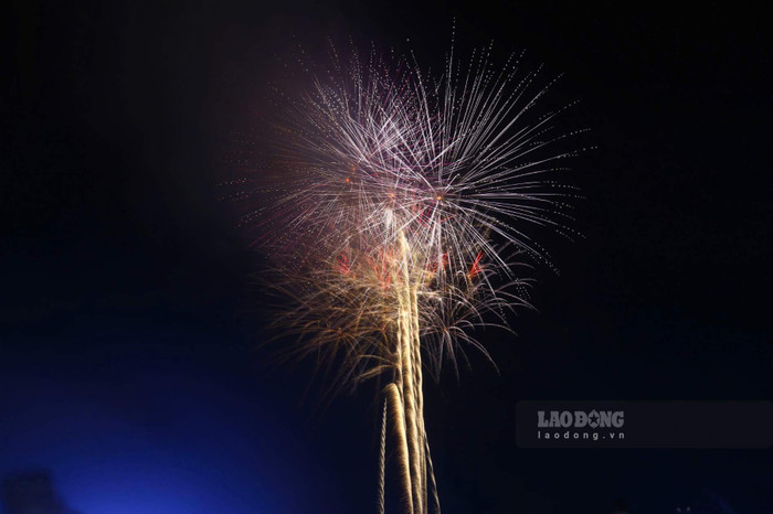 Quảng Ninh tổ chức Countdown chào năm mới 2026 và bắn pháo hoa mừng Tết Dương lịch. Ảnh: Lao Động&nbsp;