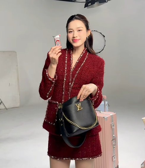 Chiếc túi 84 triệu của Đỗ Thị Hà. Ảnh chụp màn hình