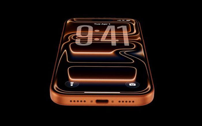 Mặc dù đã đổi sang mẫu máy mới tuy nhiên nhiều người dùng vẫn gặp phải tình trạng loa rè khi cắm sạc máy. (Ảnh: 9to5Mac)