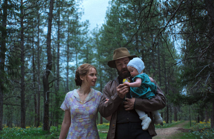 Nhân vật chính giữa rừng núi, không khí sử thi trầm mặc