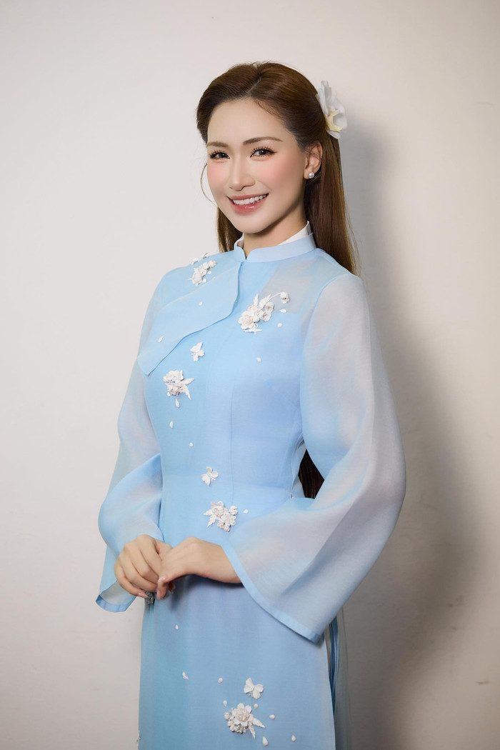 Hòa Minzy đón nhận nhiều thành tích nổi bật trong năm 2025. Ảnh: FBNV