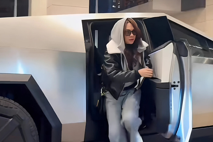 Xe điện 2 triệu lượt xem của Mỹ Tâm. Ảnh chụp màn hình