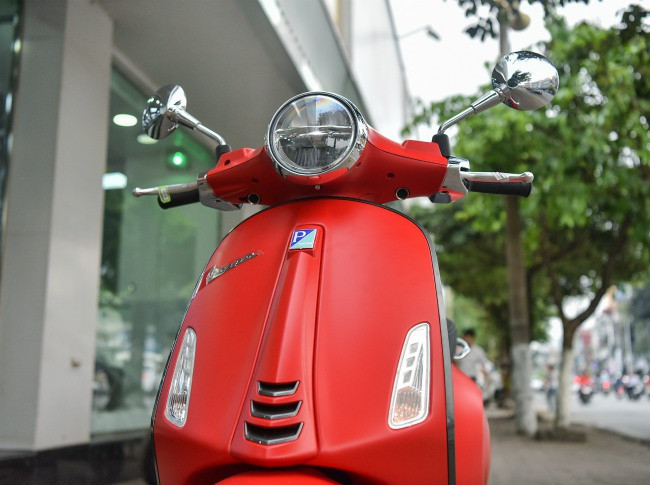 Chiếc xe 83 triệu của Hương Tràm bản màu đỏ là lựa chọn rất đáng để cân nhắc.