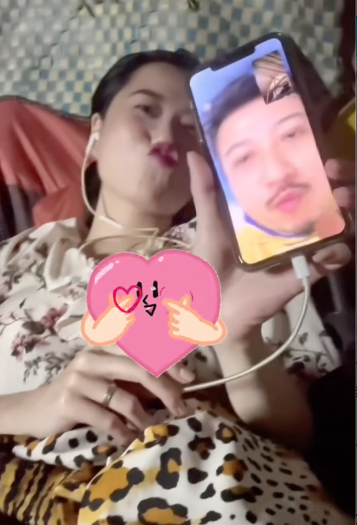 Lâm Vỹ Dạ vừa mới đăng tải một đoạn clip 'nhõng nhẽo' với chồng (Ảnh: Chụp màn hình TikTok nhân vật).