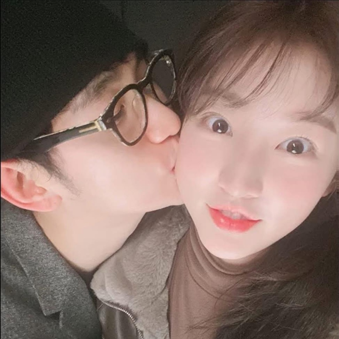 Một trong những hình ảnh thân mật của cả hai từng được công khai gây xôn xao dư luận.