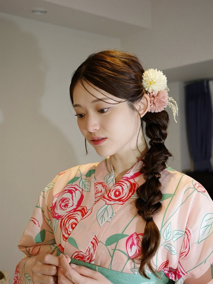 Trước khi báo tin mang thai, nữ ca sĩ vẫn làm việc chăm chỉ và thường xuất hiện trên mạng xã hội. Ảnh: IGNV