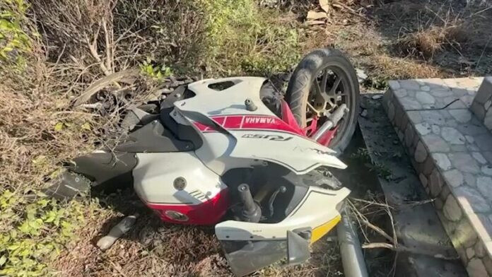 Nhận tin dữ về chồng, người vợ khóc đến ngất xỉu sau khi đến hiện trường Ảnh 1