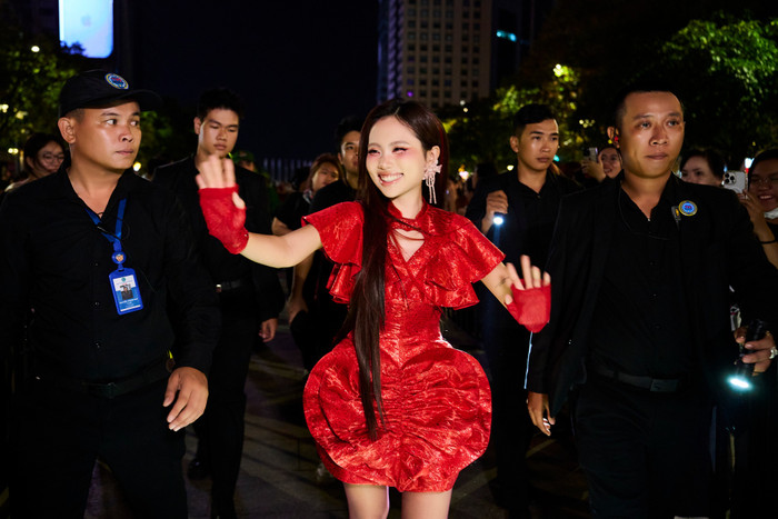 Sẽ ra sao khi Phương Mỹ Chi hát hit của Hương Tràm và Mỹ Tâm trong phòng karaoke? Ảnh 3