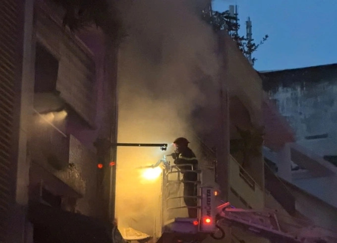 Khẩn trương điều tra nguyên nhân vụ cháy tại đường Trần Hưng Đạo, TP.HCM. Ảnh: Bộ Công an