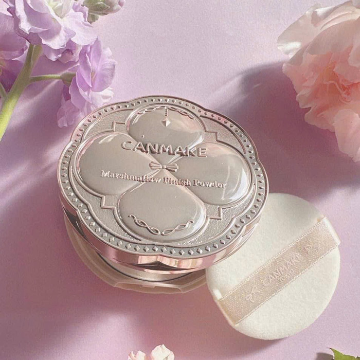 Sản phẩm giúp Phương Mỹ Chi giữ lớp trang điểm lâu trôi. Ảnh minh họa