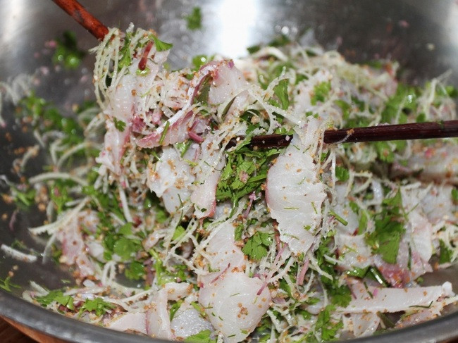 Gỏi từ các loại cá nước ngọt dễ có ký sinh trùng nếu chế biến không đúng cách. (Ảnh minh họa từ Internet)