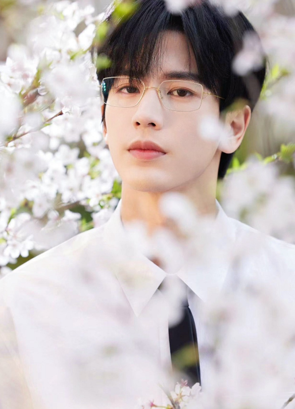 Trương Lăng Hách trong tạo hình nam thần đô thị dịu dàng thanh lịch