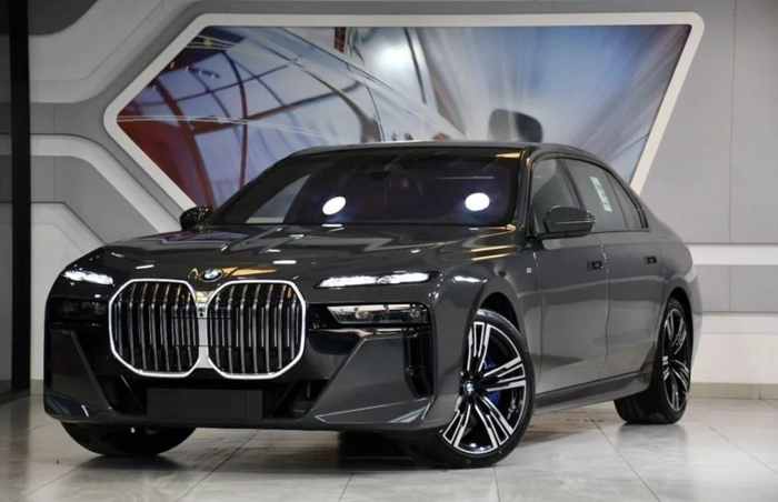 Mẫu xe Thu Trang lựa chọn tặng chồng. Ảnh: dubicars