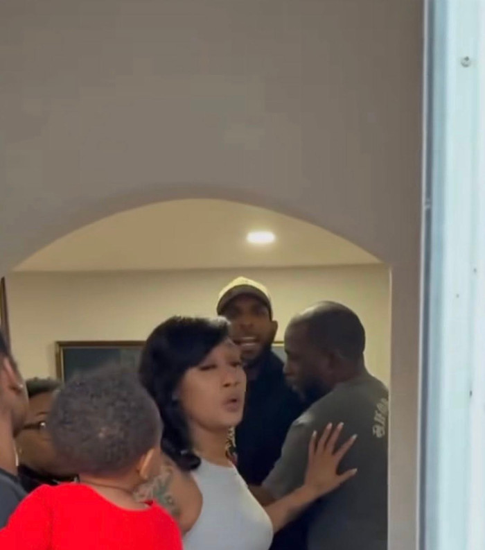 Người đàn ông phát hiện sự thật động trời về ba đứa con nuôi suốt 6 năm, vợ cầu xin tha thứ Ảnh 4