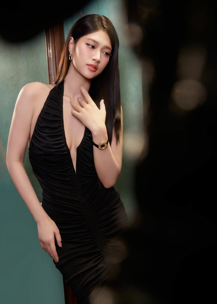 Hoa hậu Đoàn Thiên Ân thu hút người hâm mộ với chiếc đồng hồ sang trọng trên cổ tay. Ảnh: FBNV