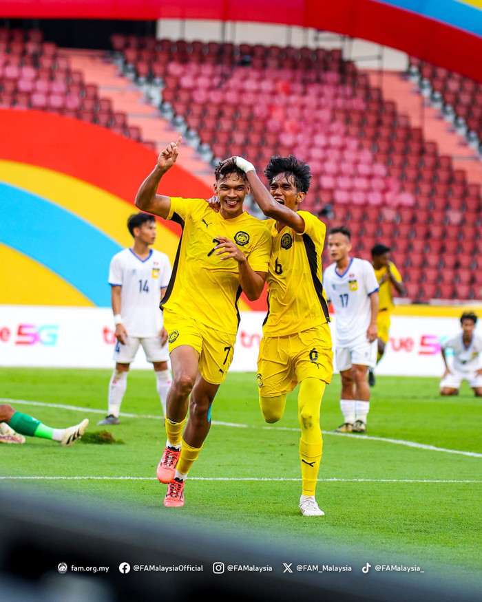 Malaysia thắng Lào 4-1. Ảnh: FAM