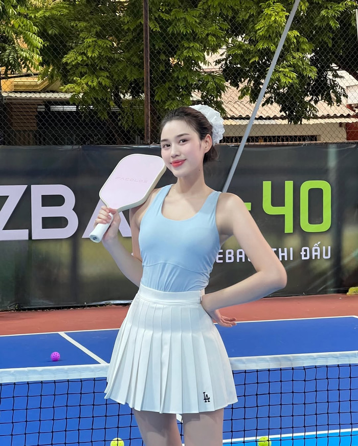 Đỗ Thị Hà tin dùng mặt nạ đất sét kiểm soát dầu thừa đến từ thương hiệu Hàn Quốc. Ảnh: IGNV