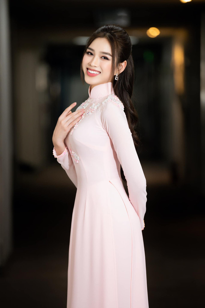 Hoa hậu Đỗ Thị Hà. Ảnh: FBNV