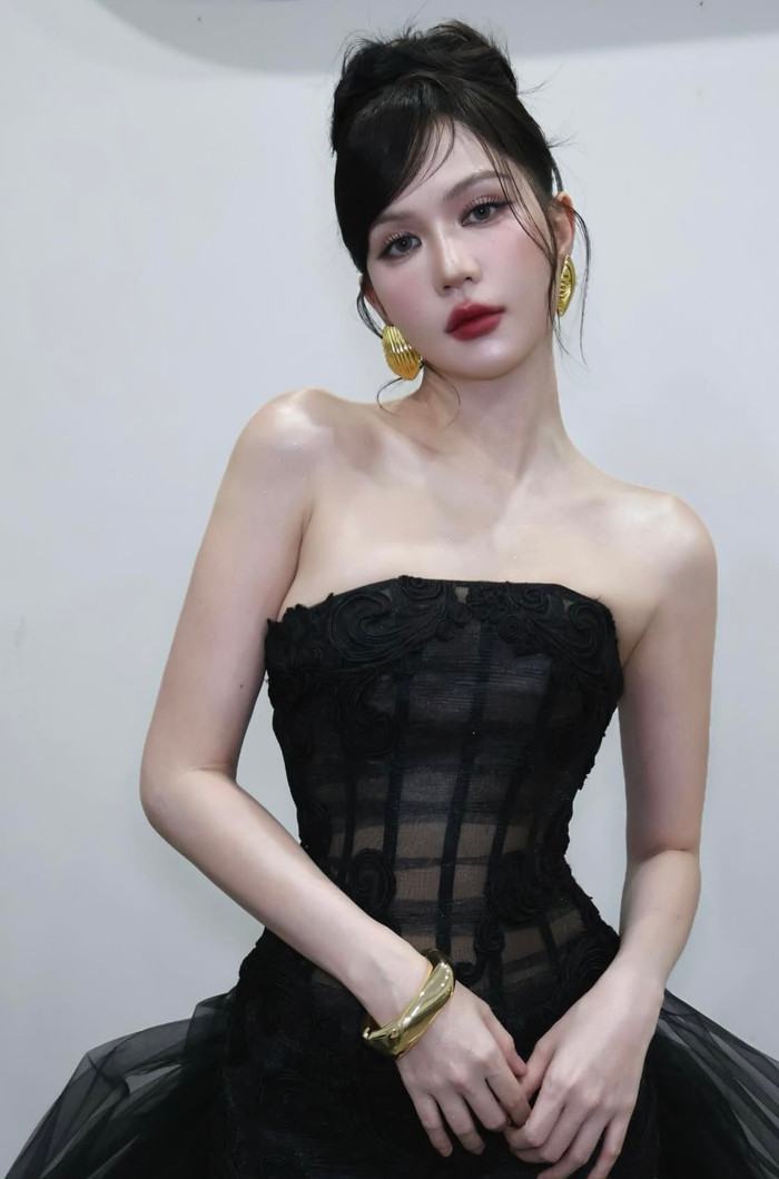 Dù tăng cân nhưng Ngọc Trinh vẫn giữ được vóc dáng cân đối (Ảnh: ISNV).