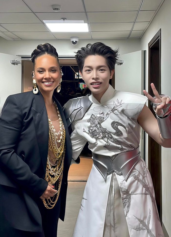 Nữ danh ca nổi tiếng thế giới tuyên bố một câu về Đức Phúc Ảnh 2