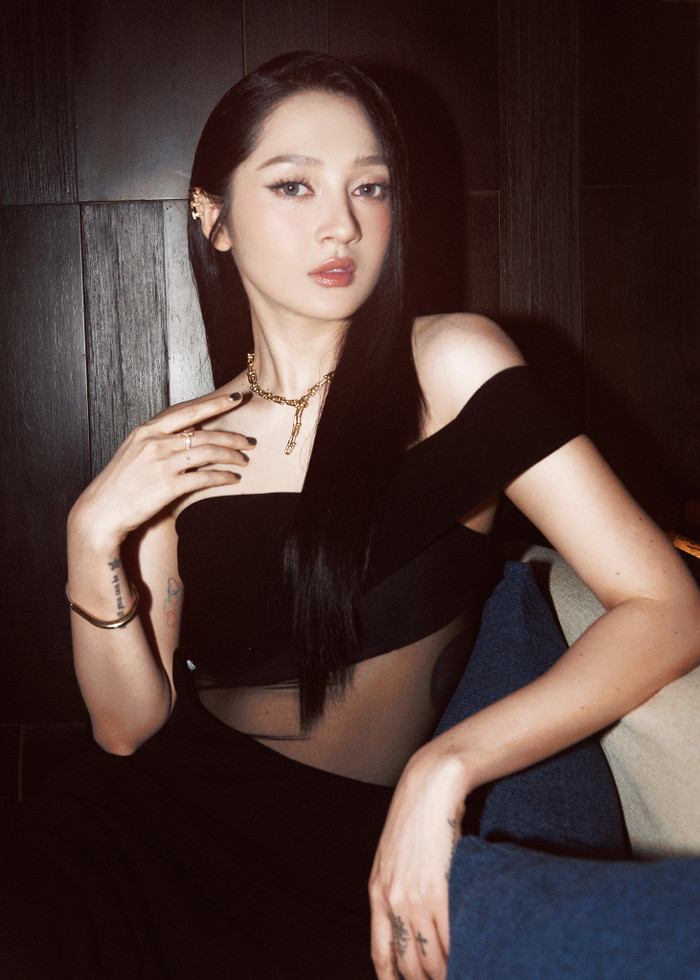 Bảo Anh cân bằng giữa công việc và chăm con. (Ảnh FBNV)