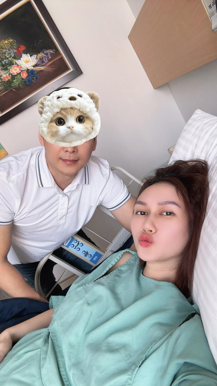 Đầu năm nay, nữ diễn viên sinh con và từ đó dành phần lớn thời gian cho gia đình nhỏ. (Ảnh FBNV)