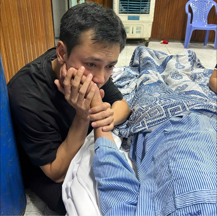 Diễn viên Thành Khôn báo tin tang sự. (Ảnh FBNV)