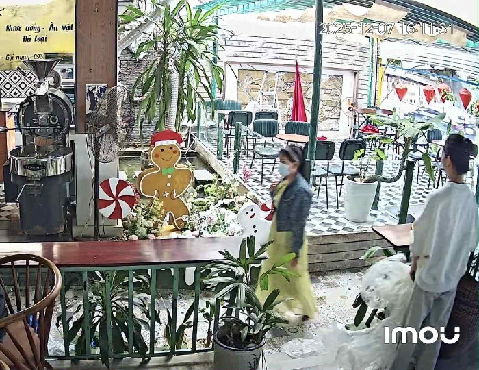 Á hậu Kiều Loan công khai ảnh người mạo danh đến tận quán cà phê của người thân để quấy rối. Ảnh: FBNV