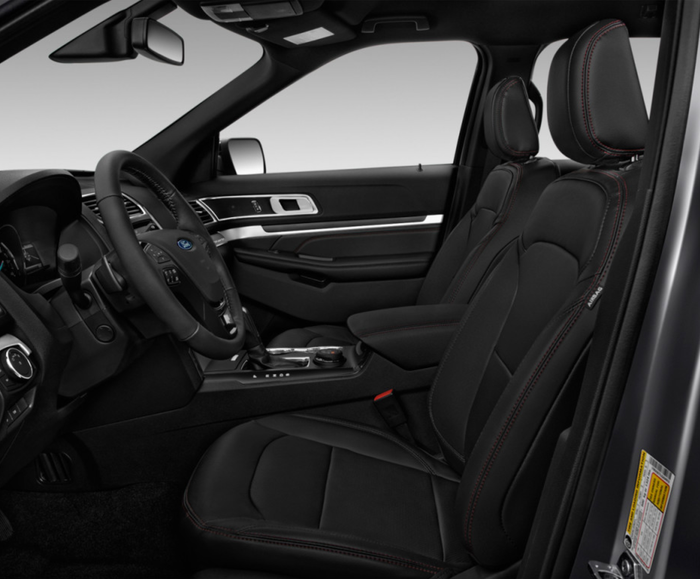 Khoang lái và hệ thống nội thất bên trong chiếc xe của H'Hen Niê được đánh giá là thoải mái và rộng rãi. (Ảnh: The Car Connection)