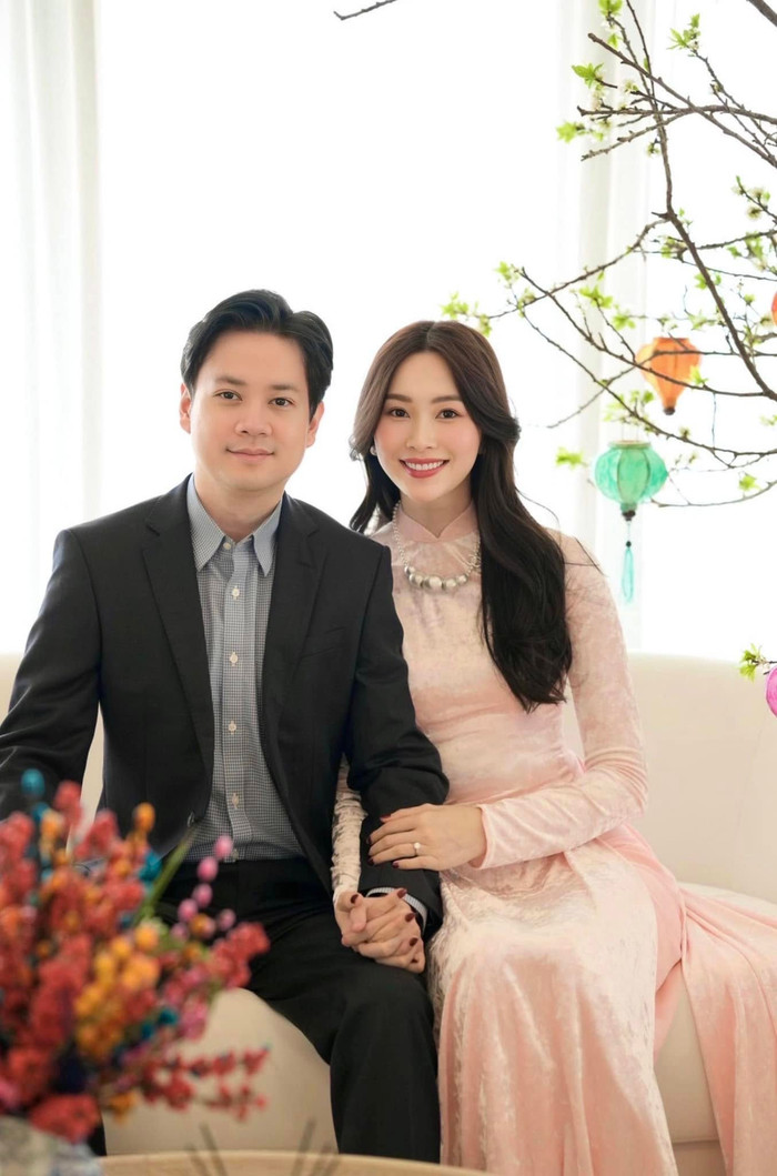 Đặng Thu Thảo khoe ảnh tình tứ bên chồng vào dịp Tết Nguyên đán năm nay. Ảnh: FBNV