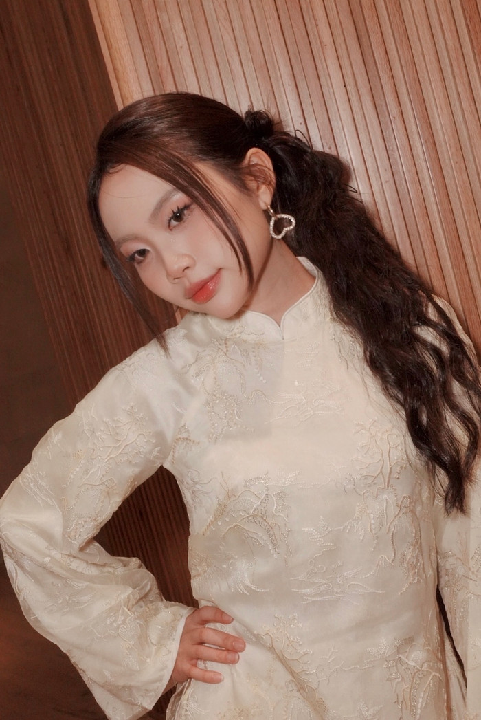 Phương Mỹ Chi sở hữu làn da tươi trẻ, rạng rỡ. Ảnh: FBNV