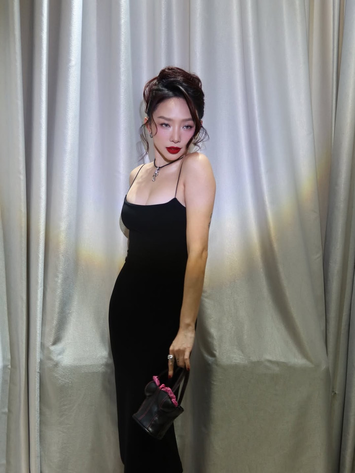 Tóc Tiên diện đầm hai dây hở bạo, khoe sắc vóc căng tràn trong loạt ảnh mới (Ảnh: ISNV).