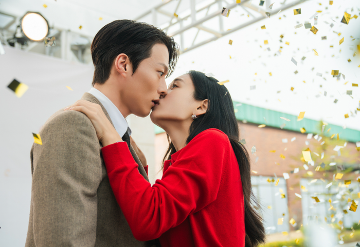 Jang Ki Yong và Ahn Eun Jin bùng nổ phản ứng hóa học trong Dynamite Kiss