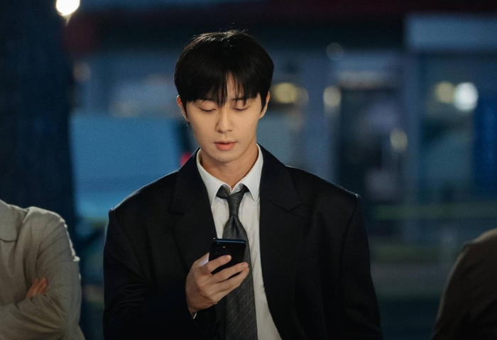 Park Seo Joon trở lại dòng phim rom-com sau 7 năm
