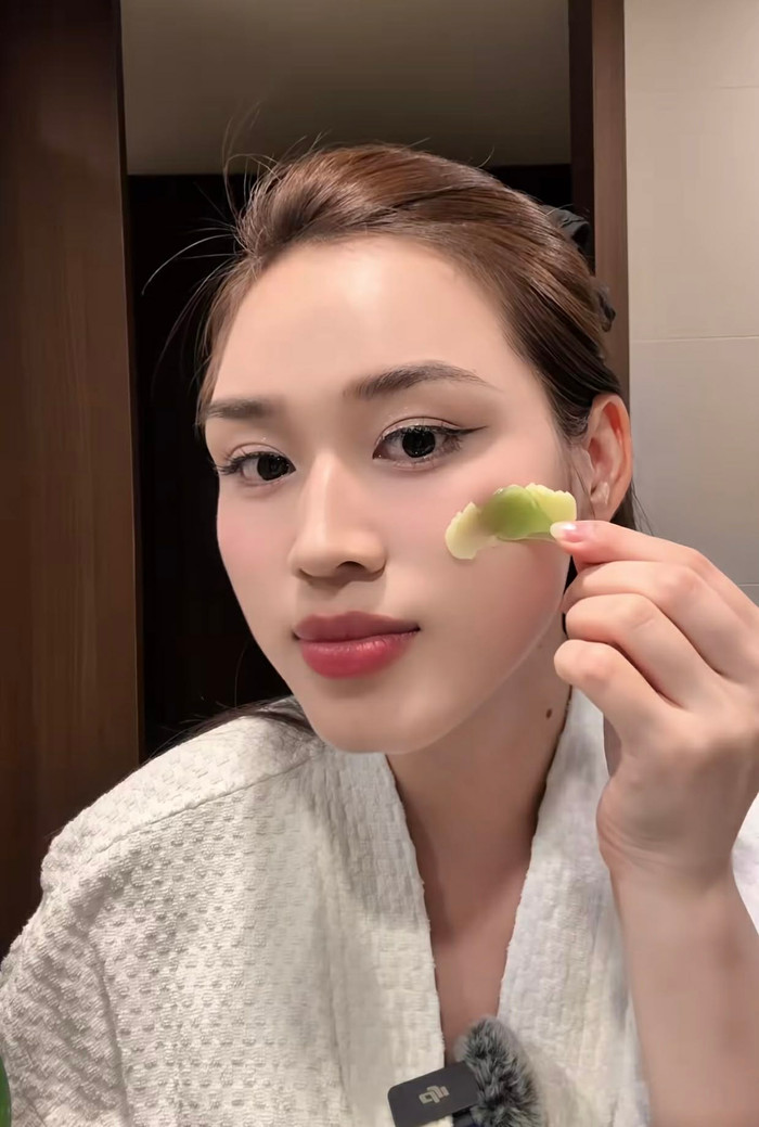 Đỗ Thị Hà sử dụng sáp tẩy trang 500 nghìn. Ảnh chụp màn hình