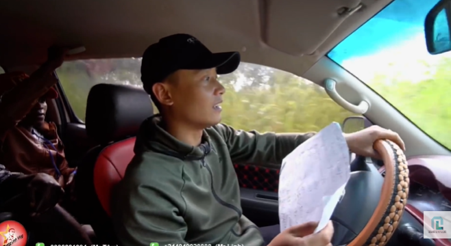 Quang Linh Vlogs đích thân lái chiếc xe 400 triệu. Ảnh chụp màn hình