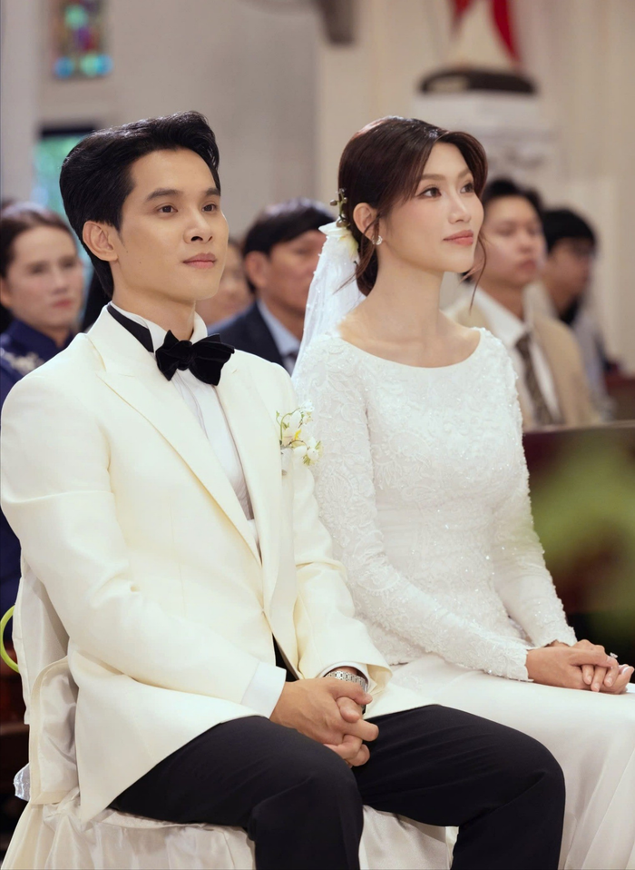 Cô và doanh nhân Phát Nguyễn tổ chức lễ cưới hồi cuối tháng 10 vừa qua. 