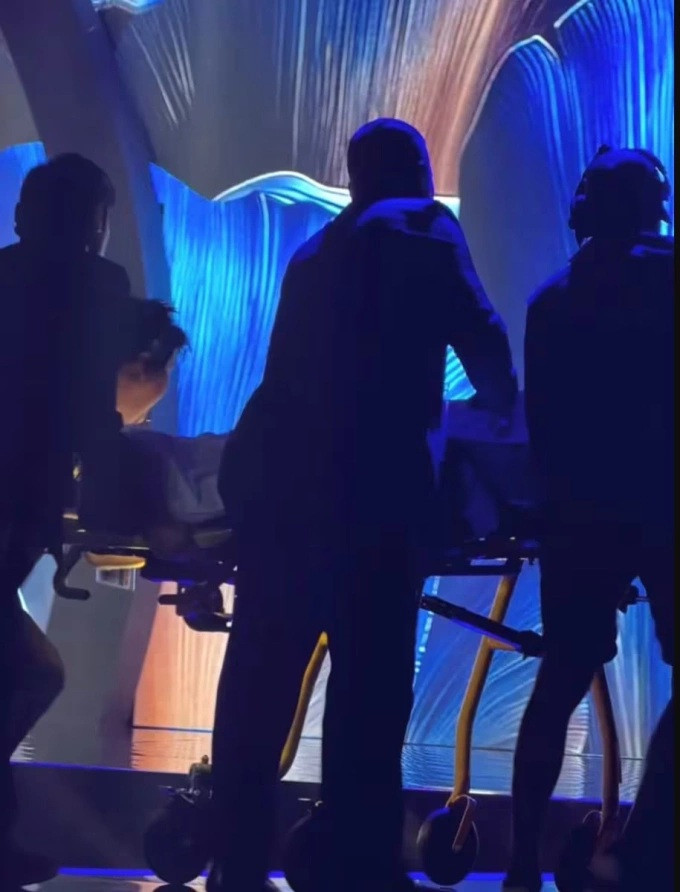 Sau sự cố, Henry nhanh chóng được đưa đi cấp cứu. 