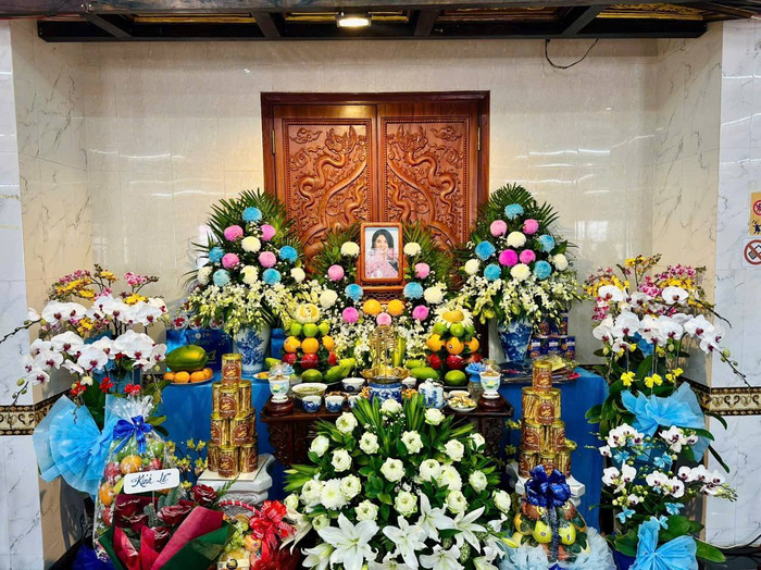 Việt Hương còn nhắc đến diễn viên Ngọc Trinh và Thương Tín. (Ảnh FBNV)