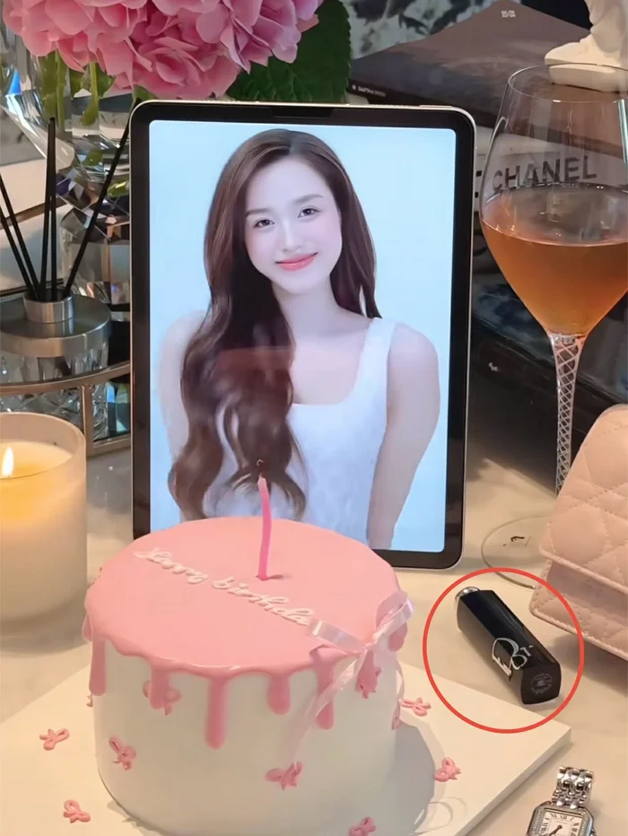 Son dưỡng mà Đỗ Thị Hà tin dùng. Ảnh chụp màn hình