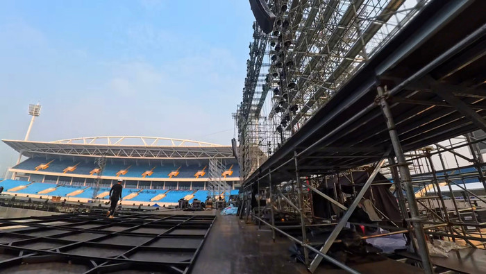 Hệ thống màn hình LED ở đêm live concert có tổng diện tích lên tới 1.650m². 