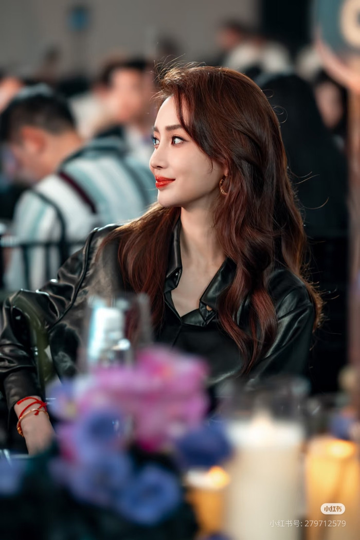 Angelababy trong những năm qua chỉ tập trung vào công việc. Ảnh: Xiaohongsu