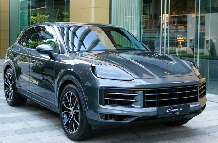 Chiếc xe 5 tỷ của Hương Giang.