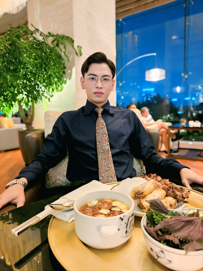 'Tổng tài' Nguyễn Văn Thiên mặc chiếc áo 80 triệu khi bị bắt Ảnh 3